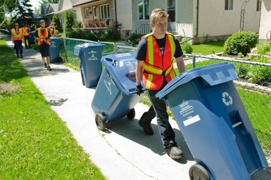 recycling_bins_01_20120604_1.jpg