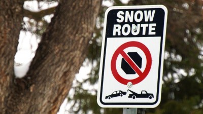 한 위니펙 시민은 눈이 안 왔음에도 주차 금지 기간 중 그의 차량이 견인된 이유에 대해 의문을 제기해 - 그것은 완전한 현금 약탈