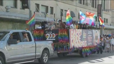 위니펙 시내를 차지한 프라이드 퍼레이드(Pride Parade)와 집회