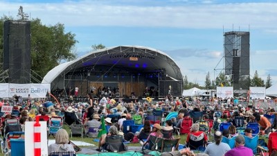 여름 기온이 치솟는 가운데 2024년 제49회 위니펙 포크 페스티벌(Winnipeg Folk Festival)이 시작돼