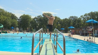 8월 주말연휴에 위니펙 시의 야외 수영장들을 무료로 개방