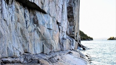 슈피리어 호에 접해 있는 아가와 암벽화(Agawa Rock Pictographs) 구경 및 단풍 하이킹