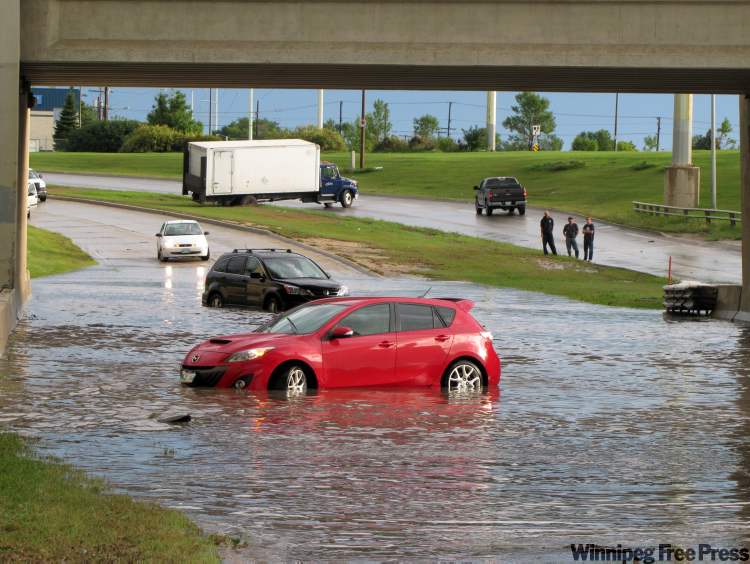 407855296_37fd0561_keewatinunderpass.jpg